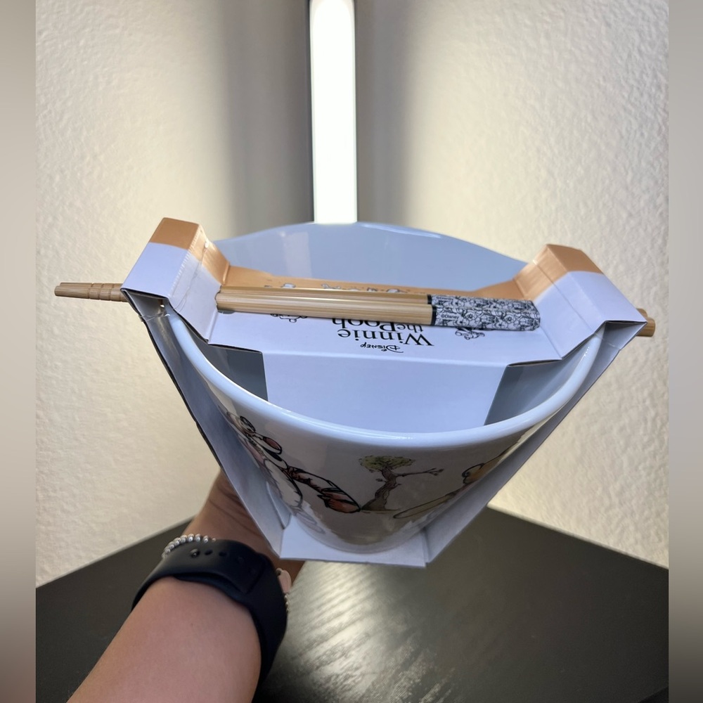 Disney Winnie The Pooh Ramen Bowl and chop sticks